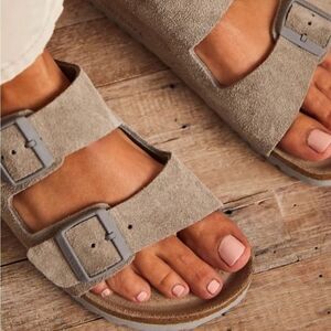NEW Birkenstock arizona soft slide sandal TAUPE SUEDE 8/8.5 - 39